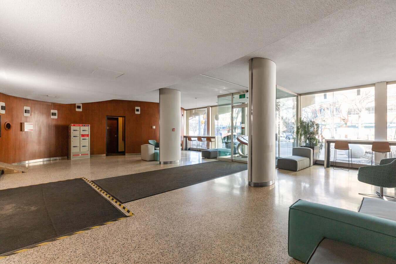 012-lobby-004-(1)